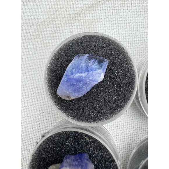 Tanzanite Crystals Lot - 139 carats - Picture 7 of 9